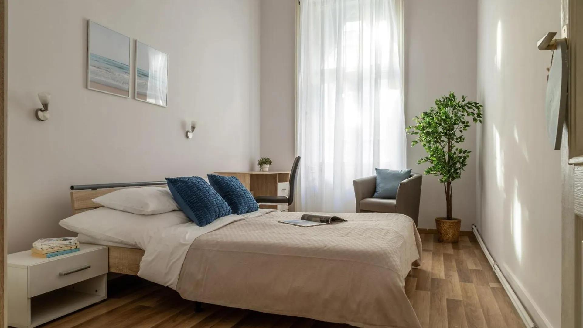 Urban Lights Apartment In Downtown Budapesta 0*,